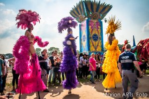 showgirls brazilian stelten dans performing